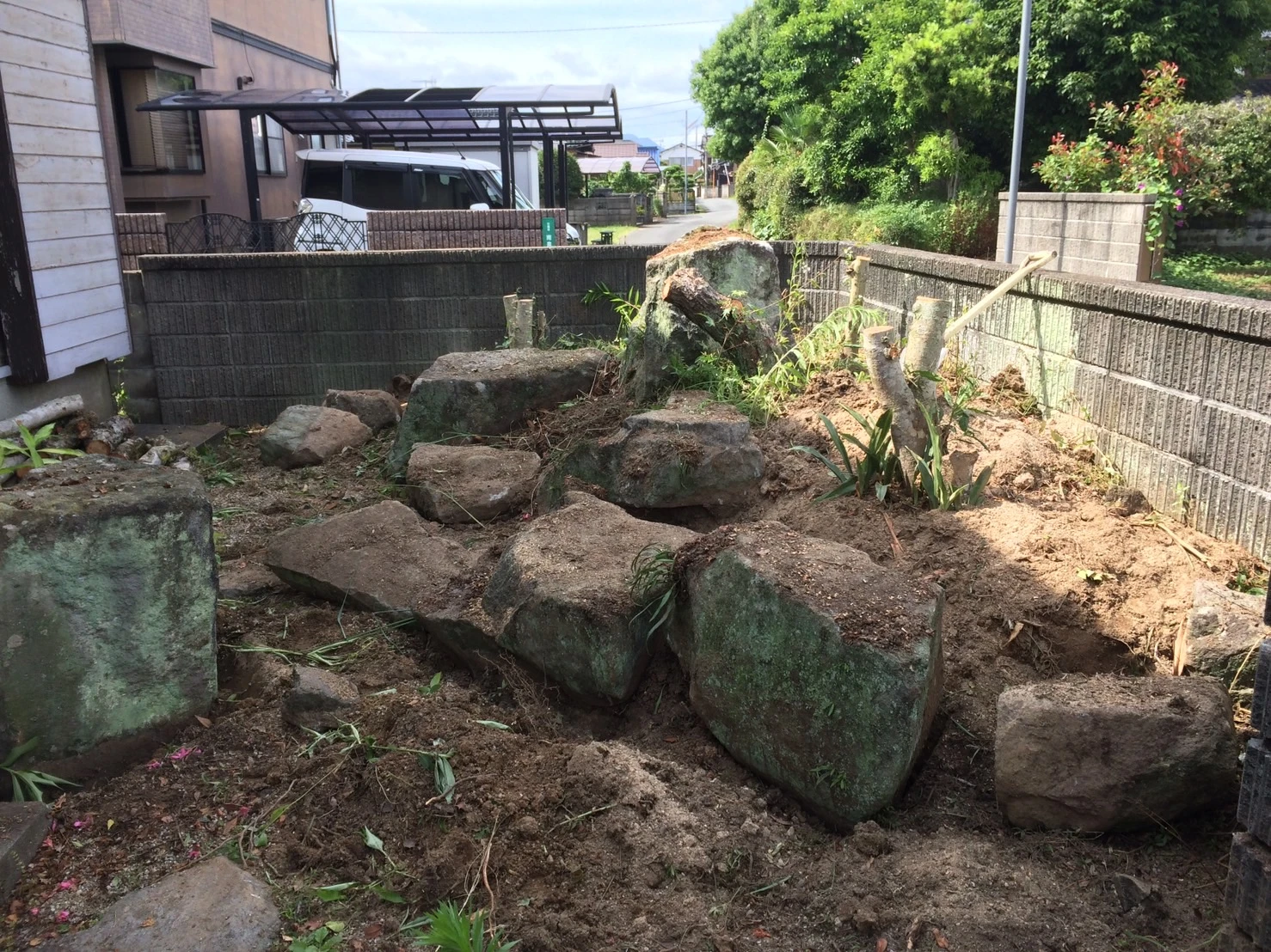 施工事例　庭石の撤去１