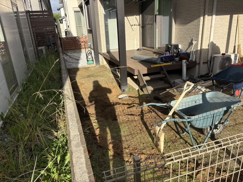 20251128北九州市小倉南区　防草シート施工①